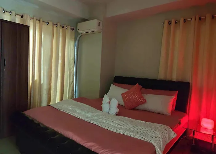 2bedroom With Big Balcony 1046d Pool View Manila