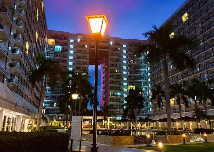 2bedroom With Big Balcony 1046d Pool View Manila