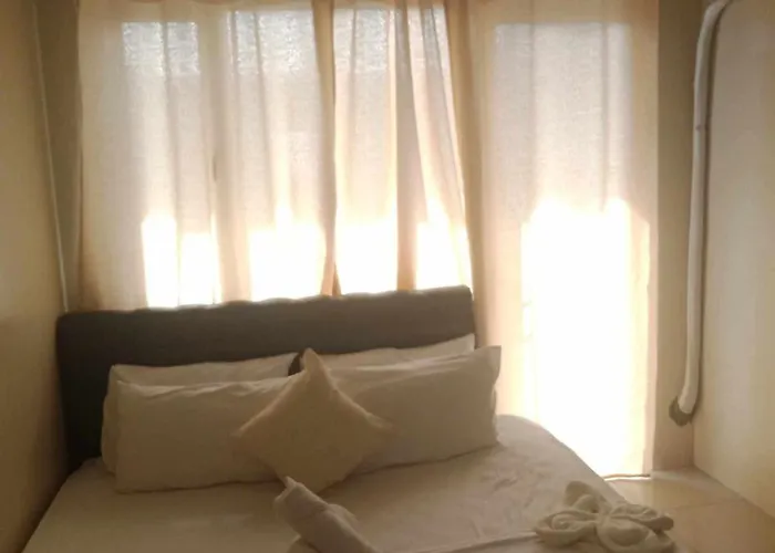 2bedroom With Big Balcony 1046d Pool View Manila